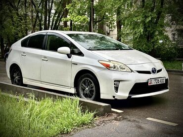 �������� �� �������������� ���������� ��������: Toyota Prius: 2013 г., 1.8 л, Гибрид