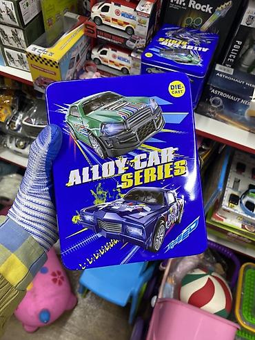 машинки железные: Набор металлических машинок Alloy Car Series в жестяном чемоданчике — 1