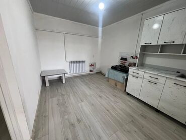 снять пол дома: 35 м², 2 комнаты, Теплый пол, Бронированные двери, Забор, огорожен