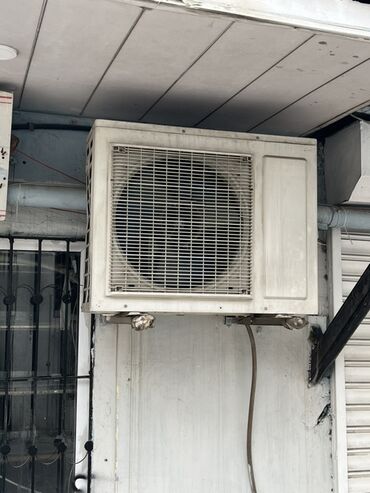 напольный кондиционер купить в баку: Split tipli kondisioner sistemi - Marka: LG (daxili blok üzərində LG