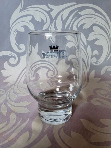 Čaše: Case,vintaz,nove za pivo Zipfer. Case za pivo sve na njima odsjaj od — 12