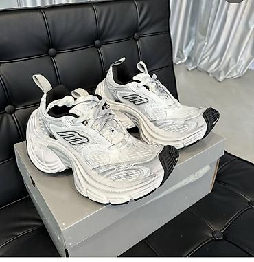 tech flees: Balenciaga ( копия ) 10XL в белом цвете — одна из самых узнаваемых и — 3