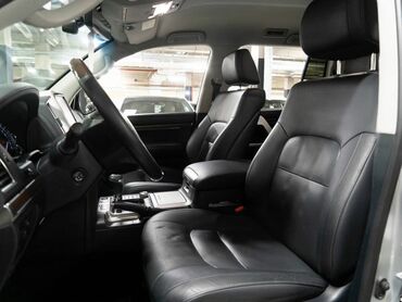 Toyota: Toyota Land Cruiser: 2021 г., 5.7 л, Автомат, Бензин, Внедорожник — 7