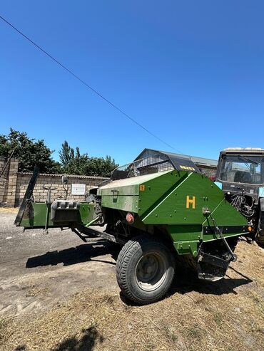 Beton, monolit ustaları: Xüsusi avadanlıq operatoru. Təcrübəli