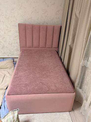bunk bed: Односпальная мягкая кровать с высоким изголовьем - Размер спального — 1