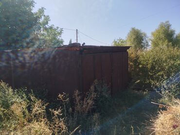 кара бадта: 18 м², Металлический