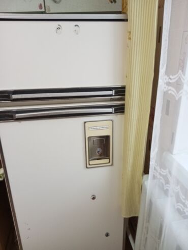 холодильник бутка: Муздаткыч Колдонулган, Эки камералуу
