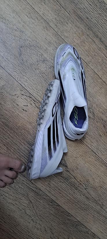Бутсы: Два три раз носил 42 размер маломерка - Модель: Adidas F50 — 3
