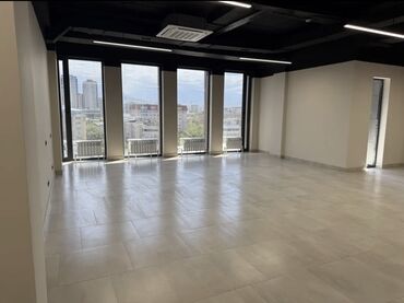 кафе арендага берилет ош: Сдаю Офис, 76 м², В бизнес центре, 1 линия, С отдельной кухней, С отдельным сан узлом
