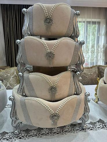 Пуфики: Севеты на тои - Обивка: светлая, бархатистая ткань с кантом по верху — 3