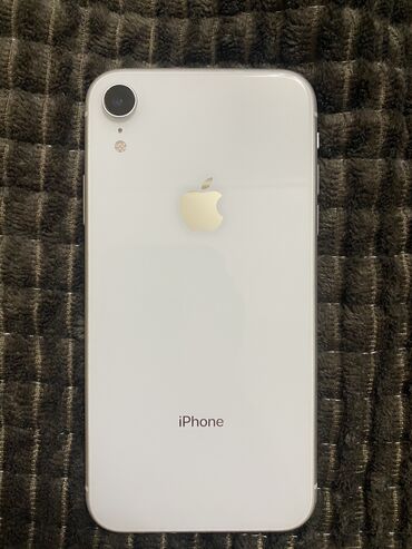 Apple iPhone: IPhone Xr, Б/у, 64 ГБ, Белый, Чехол, 79 %