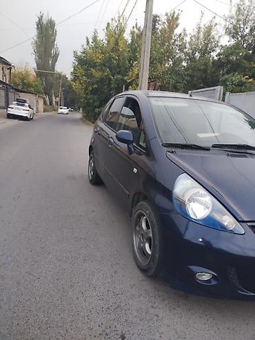 Tata: Honda Jazz: 2004 г., 1.3 л, Кол менен иштөөчү, Бензин, Хетчбек — 3