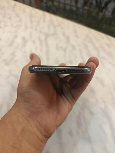 Apple iPhone: IPhone 11, Qara, Face ID — 8
