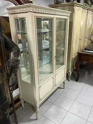 lenjivac: Stilska vitrina Dobro stanje sirina 111 cm dubina 42.5 cm visina 170 — 3