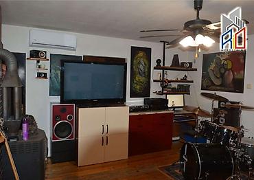 Houses for sale: NA PRODAJU! Useljive dve kuće na korak od centra Uba! Ukupna — 8