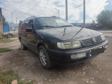 возможен обмен на дом: Универсал Volkswagen Passat черного цвета, модель B4, об 1.8 моно ГУР