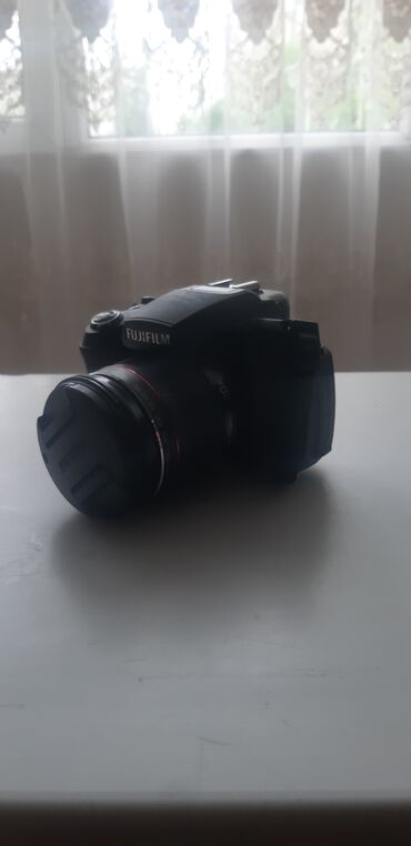 Фотоаппараты: Продаю камеру фирмы FUJIFILM профессиональная камера 30-ти кратный зум