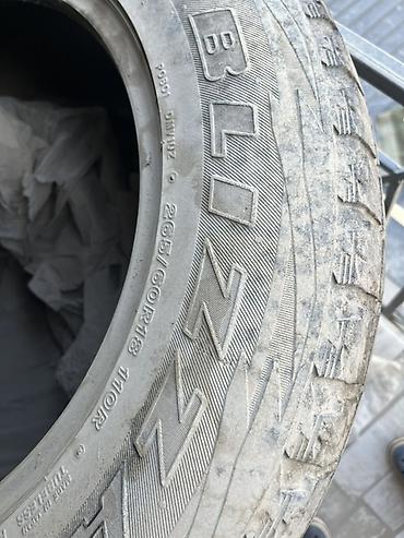 60: Шины 265 / 60 / R 18, Зима, Б/у, Комплект, Внедорожные (АТ/МТ), Bridgestone — 2