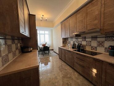 дом в токмоке: 4 бөлмө, 146 кв. м, Элитка, 11 кабат, Евроремонт
