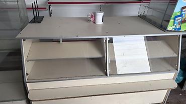 Прилавки: Торговое оборудование для магазина Состав: - Прилавок-витрина с — 1