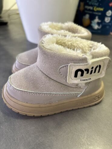 кроксы крокс crocs: Детские зимние ботинки-угги CHENLYD Состояние отличное как новые - lalafo.kg да кроксы крокс crocs: Детские зимние ботинки-угги CHENLYD Состояние отличное как новые -