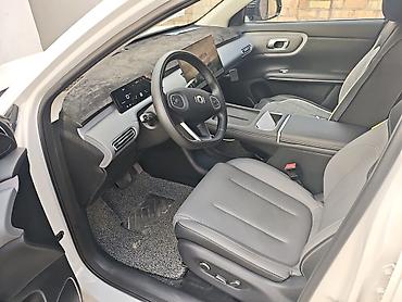byd e6: Электромобиль кроссовер (белый) Основные характеристики: - Кузов — 3