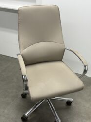 офисные кресла бишкек бу: Офисное кресло, Б/у, С колесиками, цвет - Бежевый, Экокожа, Самовывоз, Платная доставка
