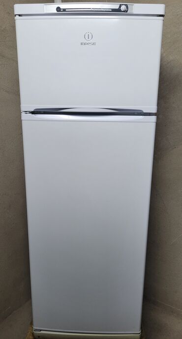 Холодильники: Холодильник Indesit, Б/у, Двухкамерный, De frost (капельный), 60 * 167 * 60