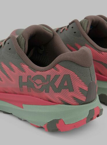 Кроссовки и спортивная обувь: HOKA 
оригинал 
размер 41,3
новый 

Salomon 
merrel
adidas