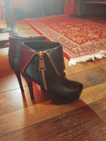 opposite duzina gazista: Ankle boots, 37