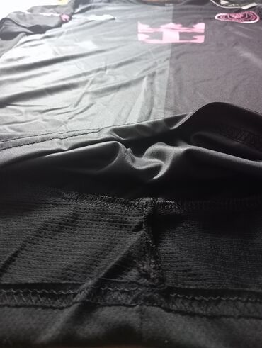 Спортивная форма: Именитый футболист в период клубного футбола! Комплект: футболка с — 10