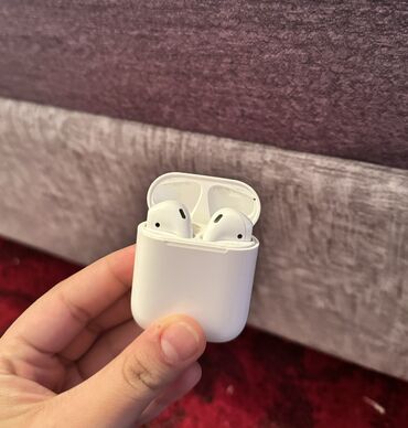 Наушники: Наушники AirPods хорошо работают покупала почти за 120$( на тот