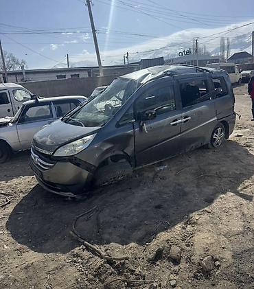 crv 2: Honda Stepwgn (правый руль), серый минивэн, 5-дверный, 7/8 мест — 2