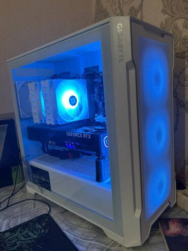 Masaüstü kompüterlər və iş stansiyaları: Monitor + CASE CPU: Intel Core i7-12700K — 12 Nüvə / 20 Thread RAM