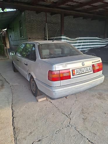 pass: Volkswagen Passat: 1994 г., 2 л, Механика, Седан — 4