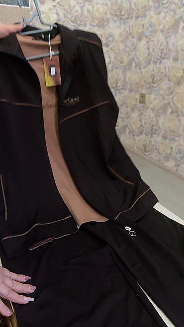 футболка: Qadın üçlü dəst – S Semina brendi Tərkib: - Yüngül jaket: qısa — 1