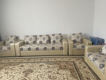 кресло бровиста: Элегантный комплект диванов для гостиной, включающий трехместный и
