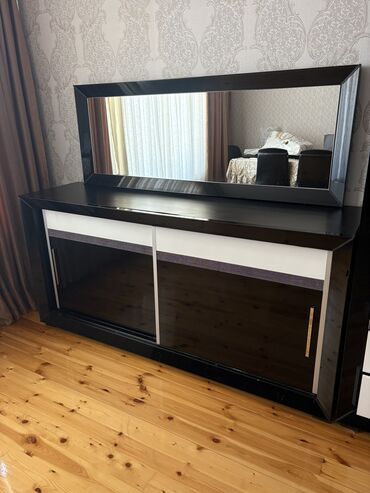 Digər mebel: Kamot satilir - 200 azn
Diger mebellerde satilir ✅