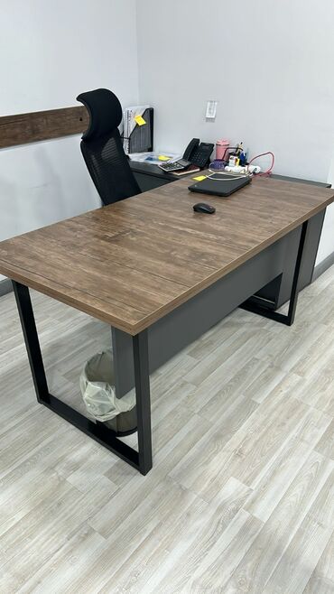 ofis masası: Yeni
