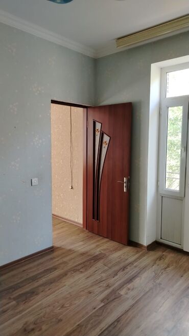 Otaqların satışı: 3 otaqlı mənzil – işıqlı və səliqəli planlama - Geniş zal: klassik — 16