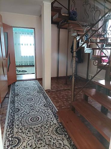 Продажа коттеджей и домов: Продается дом в г. Токмак в центре 20 соток. Дом кирпичный, отопление — 19