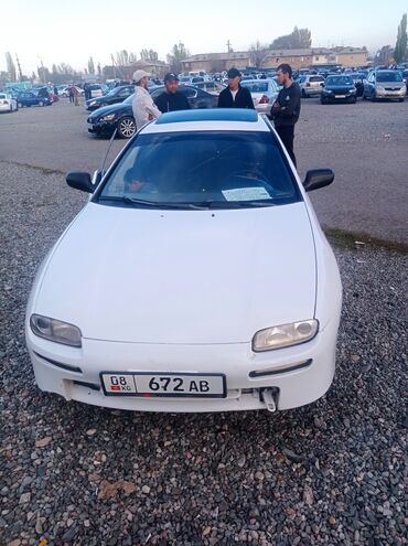 авто лейлек: Mazda 323: 1994 г., 1.5 л, Механика, Бензин, Седан