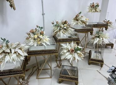 витрин: 9ədəd qızılı, krem gül ilə olan model