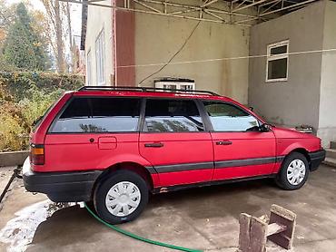 бампер на карнивал: Volkswagen Passat: 1992 г., 2 л, Механика, Бензин, Универсал — 1