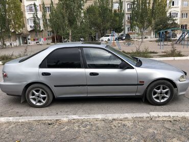 аварийная продаю: Honda Civic: 1992 г., 1.5 л, Механика, Бензин, Седан