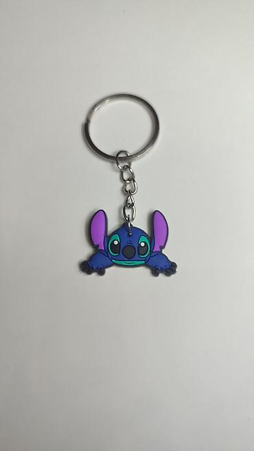 plavi punisher: Privezak za ključeve – lik inspirisan animiranim junakom Stitch - — 1