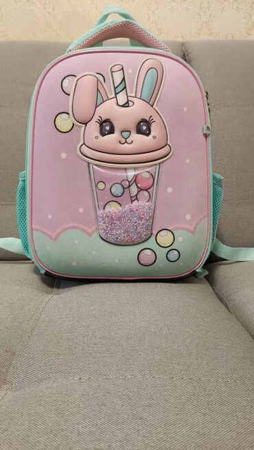 мишка с капюшоном цена: Продаётся детский рюкзак 🎒, на 1-2 класс, состояние хорошее, на правом