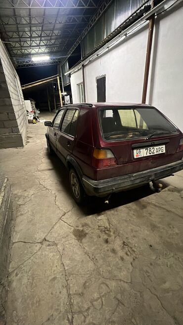 Volkswagen: Volkswagen Golf: 1988 г., 1.8 л, Механика, Бензин, Седан