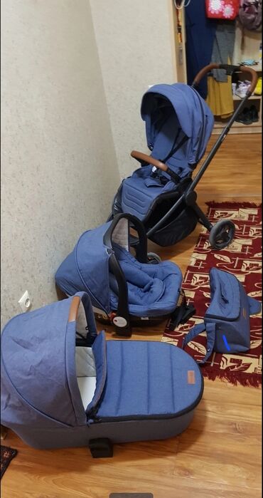детские коляски 3 в 1: Коляска, цвет - Голубой, Б/у