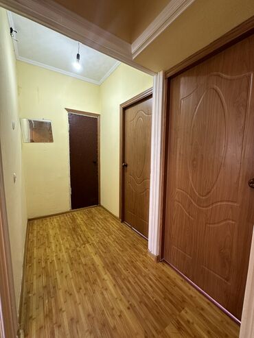 квартира 1 комнатный: 3 комнаты, 64 м², 105 серия, 3 этаж, Косметический ремонт